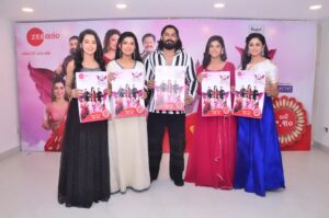 Ananya Dash Instagram - 😎😎😎
With all four beauties 😉 
During Raja queen press meet conference 😊