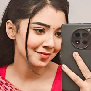 Ananya Dash Instagram - Batao?