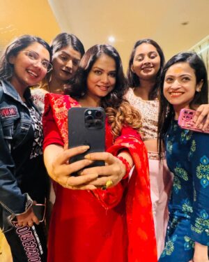 Ananya Dash Instagram - Just a bunch of boss babes.😉❤️

#girls #girlsgang #freindship #explorepage #odisha #photooftheday #instagood #instadaily