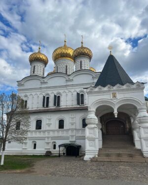 Anastasia Baranova Instagram - Part Three: Old Russia 🇷🇺 On the Volga with Mama ❤️