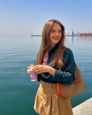 Anastasia Tsilimpiou Instagram - Πήγα να πέσω στον Θερμαϊκό για πάρτη σας.