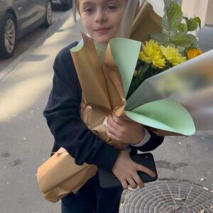 Anastasiya Meskova Instagram - Дорогой наш сыночек! Поздравляю!
Пусть этот новый в твоей жизни этап, пройдёт как можно более благополучно! Пусть будет много нового, интересного, познавательного! Хороших тебе педагогов и наставников! И замечательных друзей #1сентября #1развпервыйкласс