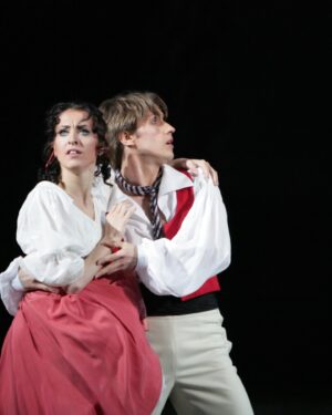Anastasiya Meskova Instagram - Вчера, @bolshoi_theatre попрощался с замечательным спектаклем «Пламя Парижа»
15 лет назад мне посчастливилось быть одной из первых исполнительниц. Особая благодарность моему партнеру @vladislavlantratov , который меня тогда очень поддержал и придал сил и уверенности!
Классно мы тогда зажгли!
Большая благодарность постановщикам за доверие и эту возможность. Этот балет мы танцевали на пределах человеческих возможностей! Непростой первый акт, а уж последующие  безумные «баски», штурм и быстрое переодевание в пуанты и виртуозное классическое па-де-де в конце…. Помню как на премьере неподдельно текли слезы в финале… И как совершенно невозможно было уснуть после.
Всегда чувствовалась невероятная продержка артистов 🫶🏻
Спасибо всем, кто был рядом!
Всем партнерам и коллегам ❤️Этот непростой но очень  увлекательный период,
навсегда в моём сердце!

Фотографии Дамира Юсупова

#boishoitheatre #flameofparis #balet #anastasiameskova #bolshoiballet #большойтеатр #большойбалет