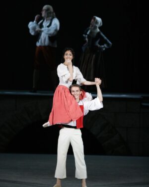 Anastasiya Meskova Instagram - Вчера, @bolshoi_theatre попрощался с замечательным спектаклем «Пламя Парижа»
15 лет назад мне посчастливилось быть одной из первых исполнительниц. Особая благодарность моему партнеру @vladislavlantratov , который меня тогда очень поддержал и придал сил и уверенности!
Классно мы тогда зажгли!
Большая благодарность постановщикам за доверие и эту возможность. Этот балет мы танцевали на пределах человеческих возможностей! Непростой первый акт, а уж последующие  безумные «баски», штурм и быстрое переодевание в пуанты и виртуозное классическое па-де-де в конце…. Помню как на премьере неподдельно текли слезы в финале… И как совершенно невозможно было уснуть после.
Всегда чувствовалась невероятная продержка артистов 🫶🏻
Спасибо всем, кто был рядом!
Всем партнерам и коллегам ❤️Этот непростой но очень  увлекательный период,
навсегда в моём сердце!

Фотографии Дамира Юсупова

#boishoitheatre #flameofparis #balet #anastasiameskova #bolshoiballet #большойтеатр #большойбалет
