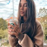 Andi Tóth Instagram - *Vegyél egy forrócsokit✔️ Nyamm🧋