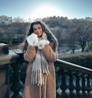 Andi Tóth Instagram - Birthday in Edinburgh💆🏽‍♀️🧥🧣☁️☂️