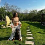 Andi Tóth Instagram - HOME 🌞🐺🌳🪵🧘🏾‍♀️