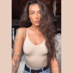 Andi Tóth Instagram - 🙎🏽‍♀️