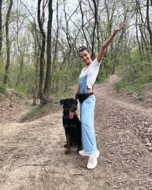 Andi Tóth Instagram - Kisbaba🥹🐺🐰🌳🌿🐾 #Bailey #rottweiler #mybaby