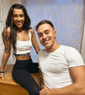 Andi Tóth Instagram - Izzadtan de legalább haladunk😁 Vasárnap találkozunk🤞🏽 @hegyesberci 🖤