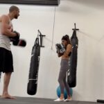 Andi Tóth Instagram - Ígértem, hogy hamarosan próbára teszem a @gymglamour_hu termékeket, ami meg is történt☝🏽 JELENTEM: Bírta a kiképzést😁 Rögtön egy meglepivel is indul az együttműködés, ugyanis jelenleg 30%-os kedvezmény van a teljes választékra!🤯 Nézzetek körbe a @gymglamour_hu oldalán és ne feledjétek a 30%-os kódomat: tothandi30 ❗️ az akció 05.28. 23:59-ig tart ❗️ #reklam #gymglamour #muaythai