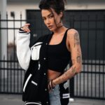 Andi Tóth Instagram - @backoff.hu kabim🖤 12-e, azaz holnap éjfélig még jár hozzá a valentinnapi csomagolás👸🏽