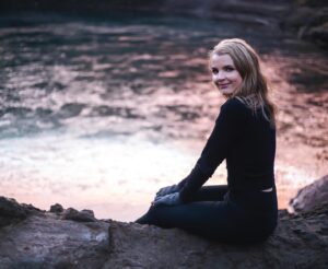 Andrea Boehlke Instagram - Will forever be thinking about this Iceland trip. It came at a time when I needed a break and I found myself feeling so free and happy. I will always cherish petting the beautiful Icelandic horses and chillin in the hot springs. Take 👏🏼 me 👏🏼 back 👏🏼 

📸 all pictures by the insanely talented @svenoreo