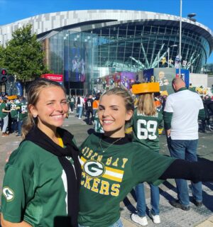 Andrea Boehlke Instagram - Packers game in London? Say less 💚💛