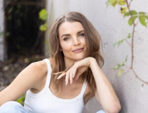 Andrea Boehlke Instagram - took some self-portraits 🌱🌿🍀