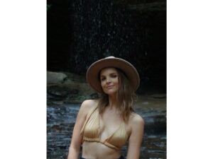 Andrea Boehlke Instagram - Doing the ole chasin’ waterfalls thing 📍North Carolina, now officially in my top 5 fav states