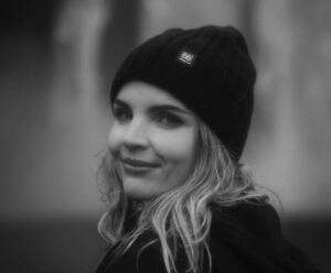 Andrea Boehlke Instagram - Will forever be thinking about this Iceland trip. It came at a time when I needed a break and I found myself feeling so free and happy. I will always cherish petting the beautiful Icelandic horses and chillin in the hot springs. Take 👏🏼 me 👏🏼 back 👏🏼 

📸 all pictures by the insanely talented @svenoreo
