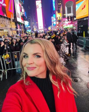 Andrea Boehlke Instagram - Happy New Year from Times Square!! It’s my 9th year hosting the ball drop (🤯) you can tune in at TSQ.org! 2023 is OUR year babyyyyyyy