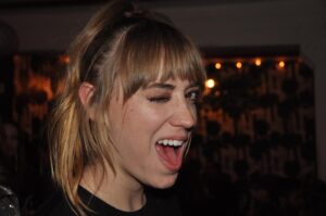Andrea Bowen Instagram - Maybe 2020 will be the year I learn to wink without making this face. 🤷‍♀️