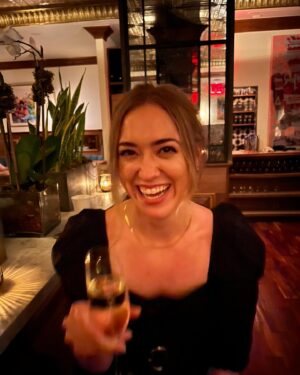Andrea Bowen Instagram - Whenever I go back home to NYC, I always stay with family or friends but this trip we stayed at @walkerhotels in Greenwich Village and lemmetellyou it was fabulous. Felt like a tourist and a v. chic New Yorker all at once. 😍😍😍 #walkerhotelgreenwichvillage