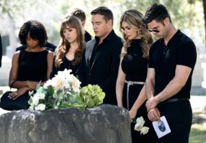 Andrea Bowen Instagram - 𝐀 𝐩𝐡𝐨𝐭𝐨 𝐬𝐞𝐫𝐢𝐞𝐬⁣⁣⁣
⁣⁣⁣
First comes love ⁣⁣⁣
Then comes what looks to be a very intense baby shower ⁣⁣⁣
Who is that? She looks up to something’...⁣⁣
Wait now they’re at a funeral?! What’s going on in this family?⁣⁣⁣
⁣⁣⁣
Watch and find out!⁣⁣⁣
“𝘗𝘴𝘺𝘤𝘩𝘰 𝘚𝘪𝘴𝘵𝘦𝘳-𝘪𝘯-𝘓𝘢𝘸”⁣⁣⁣
Sunday, August 16th at 8/7c on @lifetimetv