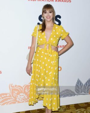Andrea Bowen Instagram - I had the best time at the @stepupwomensnetwork #InspirationAwards yesterday. ⁣⁣
⁣⁣
I have been attending this event for a very long time and continue to be so inspired by the young women who share their stories. Step Up is a wonderful organization that supports teen girls in under-resourced communities by providing career advice and mentorship to allow them to become more confident, fearless and college-bound. In today’s climate, it is more important than ever to teach teen girls their value and the strength of their voice; to foster their inner resolve that their potential is limitless.⁣
⁣Thank you, @stepupwomensnetwork for having me and for all that you do. ⁣⁣
⁣⁣
Bonus thank you to @carrimac who introduced me to this organization and who has been a mentor/general powerhouse woman in my life for over 15 years.