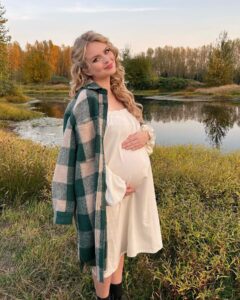 Andrea Brooks Most Liked Photos and Posts