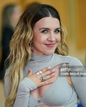Andrea Guasch Instagram - @academusica 🎶✨

Hair & make up @pausellesmakeupartist x @lorealpro 
Look @elisabettafranchi @drmartensofficial @viddajewelry 
Nails @serendipia_creativenails