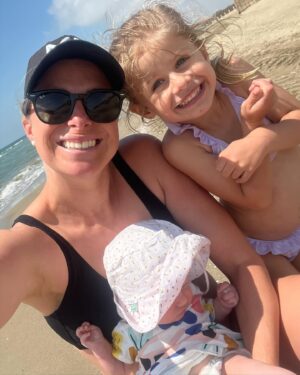 Andrea Sestini Hlaváčková Instagram - Girls gang 🥰 #onthebeach #lifewithmybibi #lifewithmybea #beachdaysarethebestdays