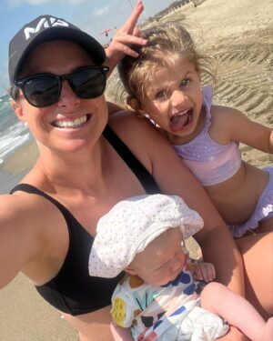 Andrea Sestini Hlaváčková Instagram - Girls gang 🥰 #onthebeach #lifewithmybibi #lifewithmybea #beachdaysarethebestdays