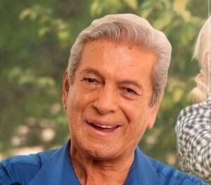 Andrea Tessa Instagram - No quisiera que termine este día sin hacer un modesto homenaje a don Enrique Maluenda, a quien conocí y con quien tuve la oportunidad de trabajar muchísimas veces. De él solamente puedo decir que siempre fue un hombre muy caballero y cordial, respetuoso como el que más. Mis sinceras condolencias a su familia 🙏🏽💔