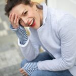 Andrea Kerestešová Instagram - Nadčasové! Model, strih aj farba 🤣. Máme novú farbu #nARuby sáčka. Na jaro jak (doslova) ušitý. Najdete na @tedyscz Foto by moje milá a mega rychlá @nikolaramesova