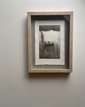Andrea Kerestešová Instagram - Do konca mesiaca je moja séria, #platinotypie obrázkov ešte v @levandulove.udoli , keby ste nevedeli kam na výlet :-) tých obrazkov je 11 a sú sú veľmi osobné. Pretože sú o pocitoch. Možno trochu melancholických. Aj taká ja som. 
No a v #levanduloveudoli Vás to pohladí, dáte si teplý levandulový čaj a bude Vám dobre 🤍
#tipnavylet