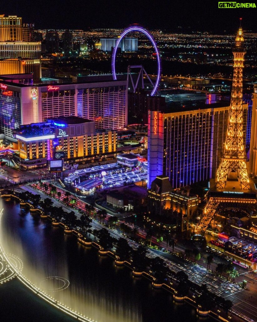 Andrea Parker Instagram - My 17 year old cousin Samson Talboys is an aspiring professional photographer and took this incredible shot of #LasVegas at night. It's one of my favs. Check out and follow his account @talboys_ for more amazing photos! #Samson #Hawaii #classof2017 #LAvacation #summer2016🌴 #Hollywood #family