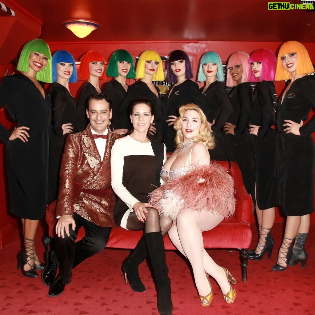 Andrea Parker Instagram - Such a sexy and delightful evening spent with these amazing women (and one amazing man @empirepix ) @crazyhorseparis_official - the creativity, talent and sheer beauty on display left me breathless! 😍 Thank you so much for inviting us to share in the spectacle! #aboutlastnight #CrazyHorseParis #parisbynight