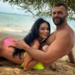 Andrea Pomeje Instagram - …miluju tuhle prvni fotku! 😁🤍 Byla těsně po zásnubách a vlastně je nepovedená, protože jsme byli oba ještě trochu mimo! 🤪