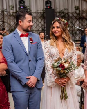 Andrea Quattrocchi Instagram - 9 años juntos y estoy emocionada por todo lo que nos espera aún🥹 Fotos de hace 5 años, uno de los mejores días de la vida ♥️ Te amo @dariolopez13