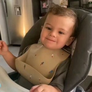 Andrea Quattrocchi Instagram - Un año desde que nos mudamos a nuestra 🏡♥️ Que loco que rapido como pasa el tiempo😱 Esta semana santa nos pusimos reflexivos, nos dimos cuenta que es el cumpleaños de este nido y que estas son las paredes que marcaran la infancia de nuestros niños, creciendo a la par que nuestros sueños. Y pensar que ayer nomas, los niños eramos nosotros.🥹

La vida avanza, nosotros también. @copetrol_py ¡Vamos!