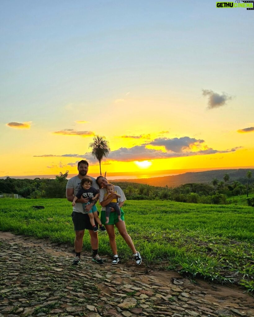 Andrea Quattrocchi Instagram - El mejor plan🌅♥️👨‍👩‍👦‍👦 📷 Esta foto increible gracias a mi Samsung AI S24 Ultra @samsungpy