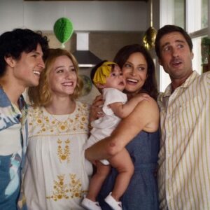 Andrea Savage Instagram - This wonderful hug of a film starring and produced by (!!) the exquisite @lilireinhart LOOK BOTH WAYS came out today only on @netflix I am so incredibly proud to be a part of this film. I loved working with this incredible group of young actors @aishtray @dannyramirez @davidcorenswet Our future is in good hands!! And my sweet film husband #LukeWilson And the incomparable @wanuri who directed the crap out of this film. And if you’re wondering why I’m wearing glasses on the red carpet, well sometimes a stye decides to come into your life and decides to be a real dick about it 🤣😩 Thank you again to @taraswennen and @forartssake for making my stye sexy. #glamorouslife #glamorousstye #lookbothwaysnetflix