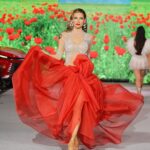 Andrea Verešová Instagram - FAMOZNE !!! ❤❤❤ @jana_pistejova_official @andreaveresovaofficial @bmd_sk @lexusslovensko @najkrajsiemodelky #fashionshow #fashionphotography #lovemyjob #red #poppy #love #dream #beautiful #slovakdesigner #slovakdesign
