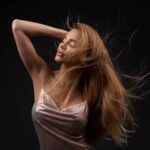 Andrea Verešová Instagram - 🩸BEAUTY VELETRH V PRAHE 🩸 Už tento piatok a sobotu 5. a 6.4. v pražských Letňanech od 10. do 18. hodiny , 👆so mnou a prémovou švajčiarskou značkou Naiada @naiadabeauty Samozrejme nebude chýbať ani @proseccobyandreaveresova . 😘🫧 Príďte ochutnať vynikajúce talianske bublinky, vyskúšať novinky a hlavne 🩸NAKUPIT VYHODNE 🩸 až -30% 😘👌iba na @forbeauty_veletrh Pripravili sme Vám aj prekvapenie ! 🥰🎁 Pretože my za to stojíme 🫵♥️ #zdravie #krasa #vitalita #kolagen #zdraveklby #krasnaplet #zabudnitenavrasky #nastarosti#pridtesaodreagovat #vyhodnenakupy #beautyveletrh #forbeauty #veletrh