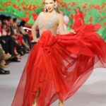 Andrea Verešová Instagram - FAMOZNE !!! ❤❤❤ @jana_pistejova_official @andreaveresovaofficial @bmd_sk @lexusslovensko @najkrajsiemodelky #fashionshow #fashionphotography #lovemyjob #red #poppy #love #dream #beautiful #slovakdesigner #slovakdesign