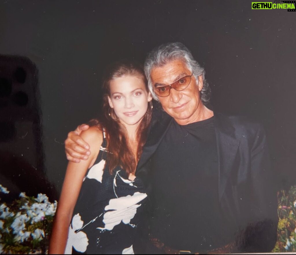 Andrea Verešová Instagram - So sorry to here about the passing of ROBERTO CAVALI 🖤🙏 Such an amazing fashion designer, professional , friend and a real gentleman. An iconic couturier that shaped aesthetics of clothing with his animal prints and incomparable glamour. His boundless creativity will continue to inspire generations to come. We will miss him so much 🙏 Je mi veľmi ľúto, že zomrel ROBERTO CAVALI 🖤😓 Bol to úžasný módny návrhár, profesionál, priatel a skutočný gentleman. Ikonický návrhár, ktorý formoval estetiku oblečenia svojimi zvieracími vzormi a neporovnateľným pôvabom. Jeho bezhraničná kreativita bude aj naďalej inšpirovať ďalšie generácie. Bude nám veľmi chýbať 🙏