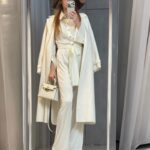 Andrea Verešová Instagram - Short or long? 🤩 Či už dlhé alebo krátke, overaly z dielne zn AVER @averfashionofficial si zamilujete. 🥰✌️Ja ich rada nosím nielen v lete, ale aj na jar alebo na jeseň k čižmám a s kabátom. Sami posúdte, že sú originálne a veľmi nadčasové. Nielen to!👆 Úžasný strih a materíál zaručí veľmi pohodlné nosenie. Praktická guma v pase spolu s mašlou zakryje aj problematické miesta . Nádherné a trendy overaly vyzerajú dokonalo na každej postave 🍀🤍 Zoženiete v rôznych farbách. Navyše teraz kúpite so zľavou -20% 🥰🤚 Tak schválne, ktorý by ste si vybrali vy? #Aver #averfashion #overal #ladyclothes #fashionstyle #womanstyle #elegant #bussines #freetime #24hour #womasfashion #modaprezeny #armanihodvab #madeinczech #averatelier