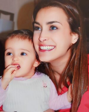 Andreia Dinis Instagram - Celebra-se hoje (e a 23 de Setembro) o dia do filho.
Aqui fica um brinde a todos os grandes filhos, que andam por aqui (só para os bons 😅), e para a minha filhota em especial (o presente que Deus me deu) ❤️❤️❤️❤️
