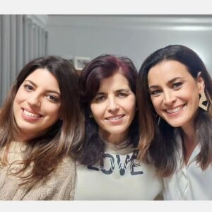 Andreia Dinis Instagram - Entre jantares e almoços de família, bolos e bolinhos, bacalhau, cabrito e perú e uma azáfama louca típica desta altura, só agora consigo partilhar convosco algumas fotos do nosso Natal.
O nosso foi como deveria ser sempre....em família, com a família, entre gargalhadas e palhaçadas. Espero que o vosso tenha sido igualmente feliz ❤️❤️❤️❤️

#family #Christhmas #love