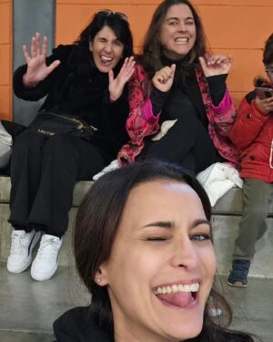 Andreia Dinis Instagram - Domingo....família, desporto, amigos. Hoje todo dedicado ao voley. Mas que bem que soube. E vocês?
Sim...na 1a foto pareço um ser celestial e tudo 🤣🤣🤣