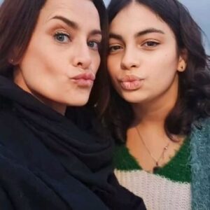 Andreia Dinis Instagram - Hoje é o dia dela. Da minha Bruna ❤️
Minha "1a filha", 1° bebé, minha afilhada....bebé sorridente, bem disposta que se transformou numa adolescente doce e meiga de quem muito me orgulho. Love you @brunayt14
(Todos a darem-lhe os parabéns sfv 😉)