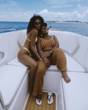 Andressa Alves Instagram - Salvador eu te amo!  Essa viagem foi uma das mais incríveis que fiz… me reconectei com o meu eu, reconectei com  amigos de lá, encontrei outros de cá, conheci pessoas incríveis, conheci o festival universo paralelo & TRINTEI em minha casa e em breve estou de volta!